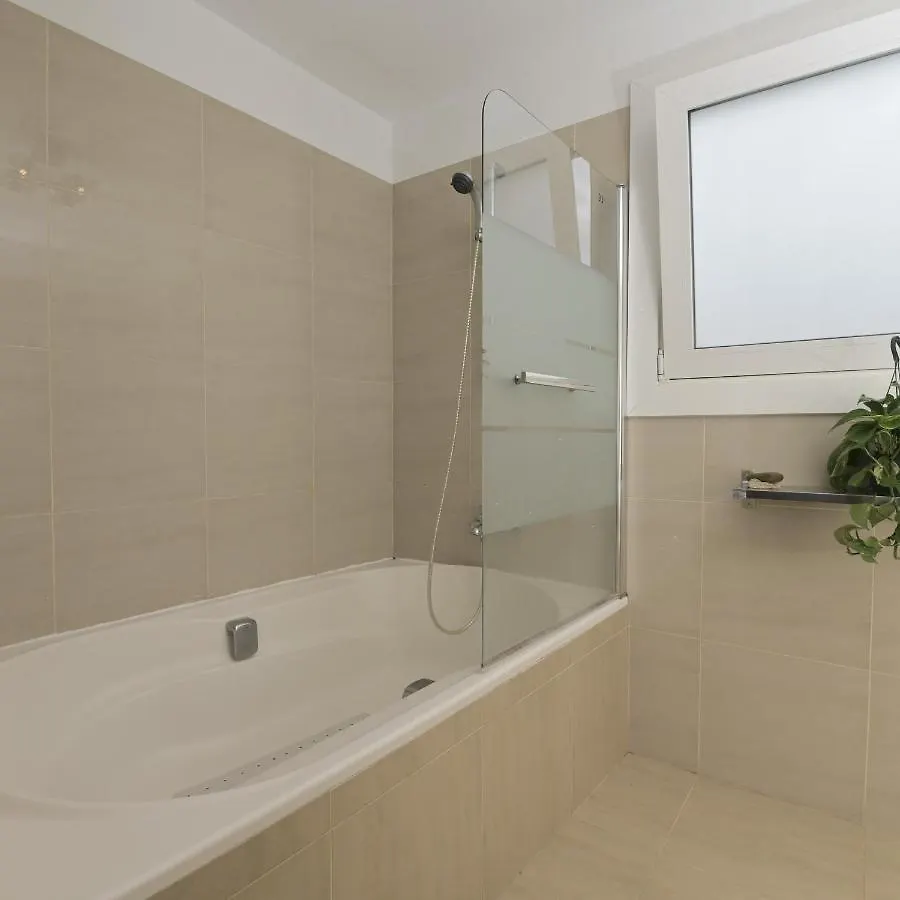 Hostel Los Amigos Yoga & Wellness La Mareta Spain